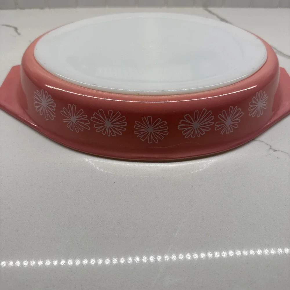 Pink Daisy Pyrex Oval Open Baker Casserole Dish 1.5 qt Vintage Mid-Century MCM